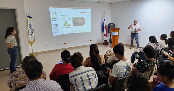 La experiencia de Cobre Conecta llega a la Universidad Latina de Penonomé