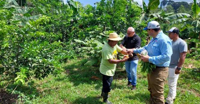 Defensor del Pueblo visita proyectos sociales desarrollados por Cobre Panamá