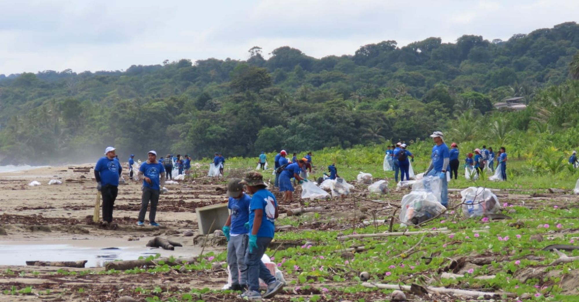 Cobre Panamá celebra el Valor de los Océanos con su VIII Jornada de Limpieza de Playas