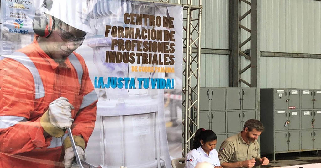 Jóvenes de Colón y Coclé inician su futuro en educación industrial